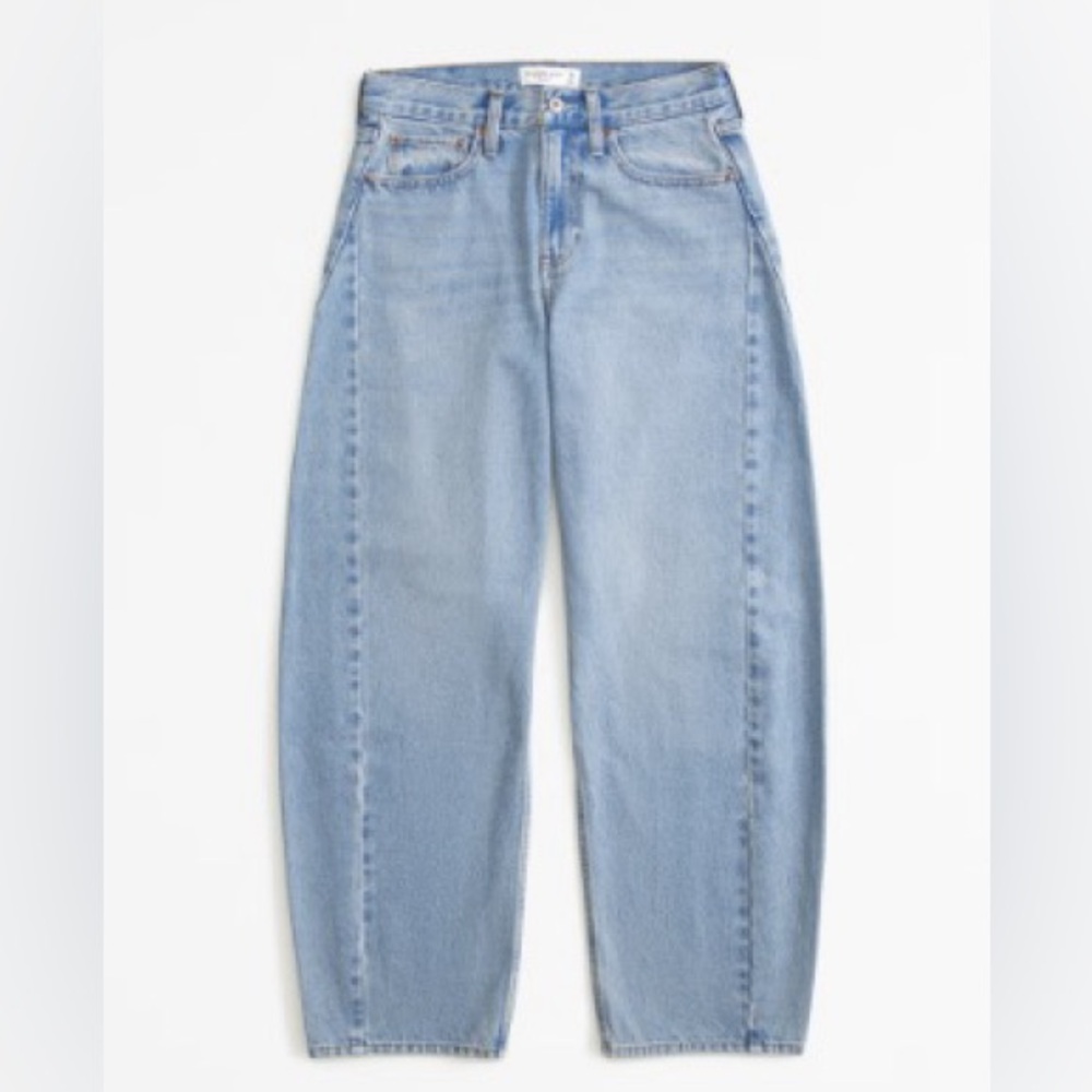 Abercrombie & Fitch Curve Love MidRise Barrel Jean - Brand New